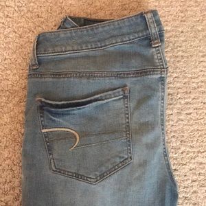 American Eagle Light Wash Skinny Jeans